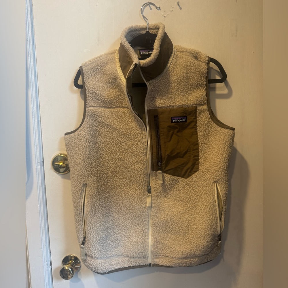 Patagonia Tan and Cream shearling Fleece patch Vest